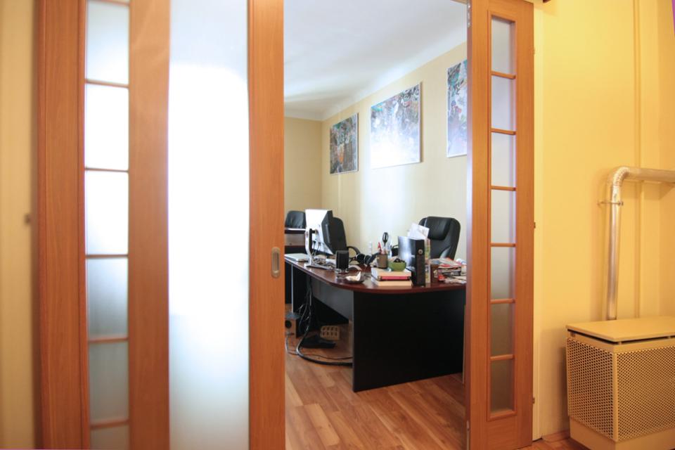 Egyedi ajtók egy belvárosi irodában | Referencia - Ajtóház
